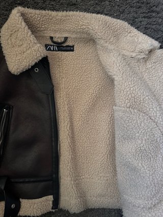 Chaqueta Zara efecto piel forrada