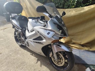 Honda VFR 800 VTEC Plata