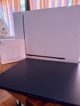 Macbook Air M5,13’, seguro todo riesgo, cargador