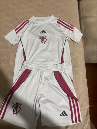 Conjunto Adidas Niño Talla 9/10