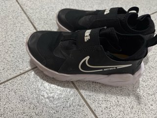 Zapatillas Nike Negras sin cordones