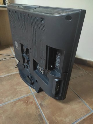 TV Sony Bravia KDL-32 S3000 con su mando a distanc