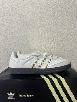 Zapatillas Adidas Blancas y Negras