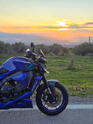 Yamaha MT-09 2024 (modelo actual 2025/2026) Azul