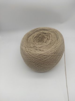 Gomitolo di cotone color tortora