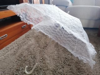 Sombrilla de encaje blanco