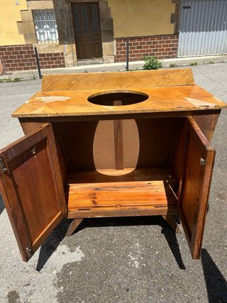Muebles de habitación antiguos de madera