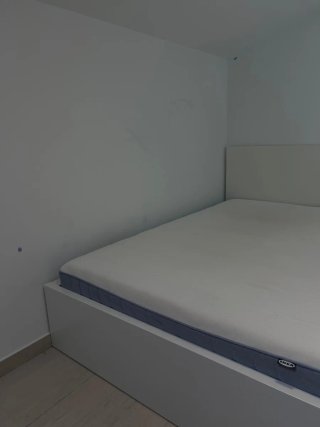 Cama IKEA con colchón y somier