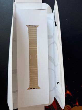 Apple Watch Series 10 46mm Titanio eslabon oro