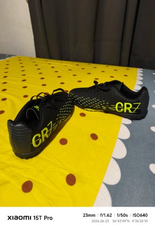Botas de fútbol CR7 Negras y Verdes, 39/40