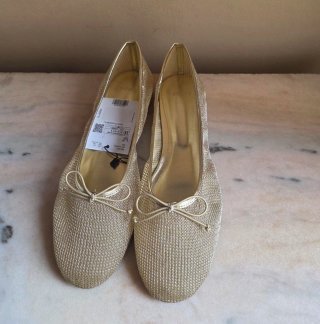 Bailarinas doradas Mango
