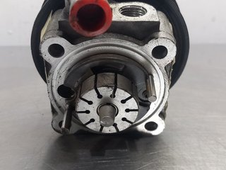 BOMBA DIRECCION OPEL VECTRA B BERLINA 90528666