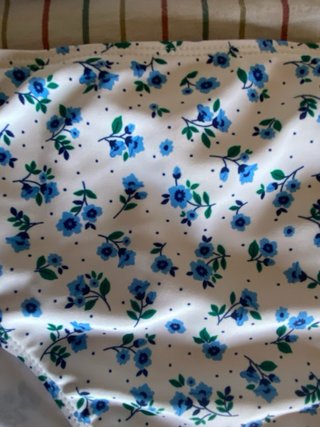 Bikini Shein blanco flores azules