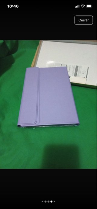 Funda iPad 11 con Teclado Morado