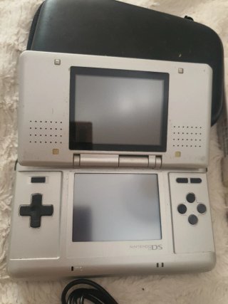 Nintendo DS Argento + 2 Giochi Brain Training