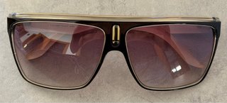 Gafas de sol Roberto negras y moradas