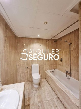 Piso en alquiler en Valdemarín en Madrid