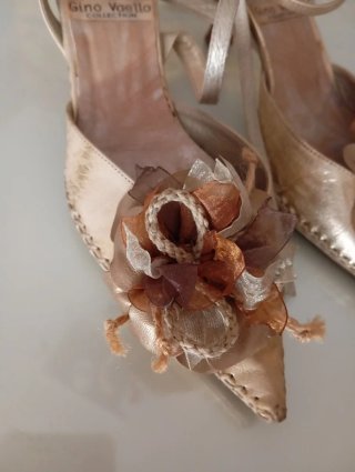 Zapatos de fiesta Gino Vaello dorados