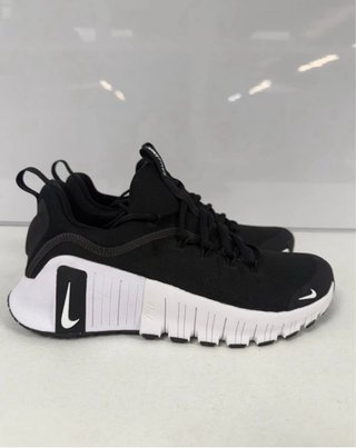 Zapatillas Nike Free Negras y Blancas