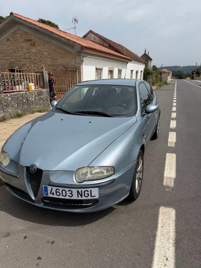 Alfa Romeo 147 2004 - foto 1