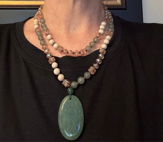 Collar de Aventurina con Colgante Ovalado