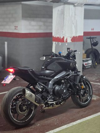 Yamaha MT-09 V4