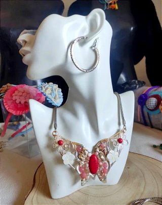 Conjunto Collar Mariposa y Pendientes