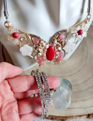 Conjunto Collar Mariposa y Pendientes