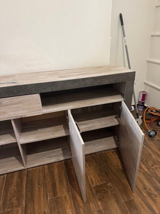 Urge: Cómoda 1 cajón 3 puertas color madera claro