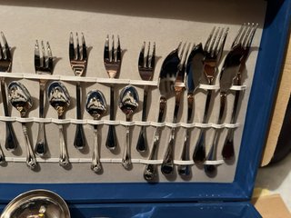 Cubertería 6 servicios acero inox sin estrenar