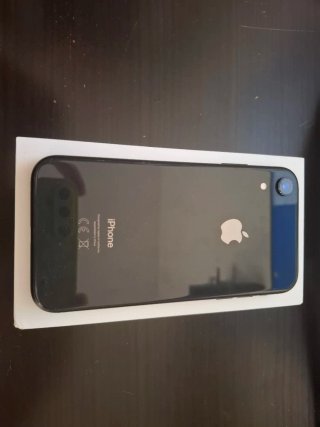 iPhone XR 64 GB