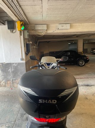 Kawasaki Scooter Negra