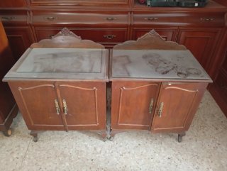 Muebles antiguos madera y cristal
