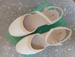 Alpargatas bordadas blancas talla 37