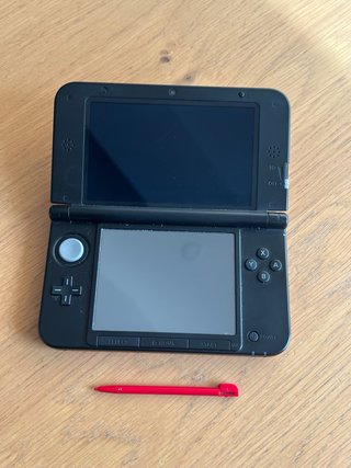 Nintendo 3DS XL Rossa e Nera