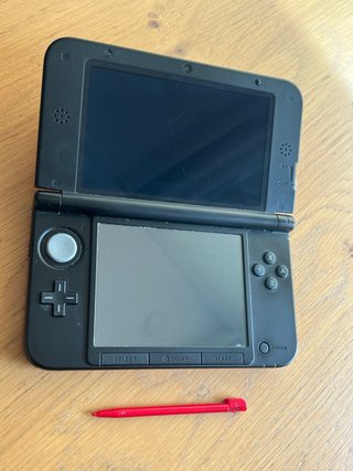 Nintendo 3DS XL Rossa e Nera