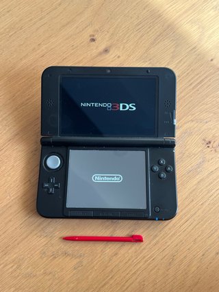 Nintendo 3DS XL Rossa e Nera