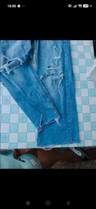 Vaqueros campana Lefties rotos talla 34