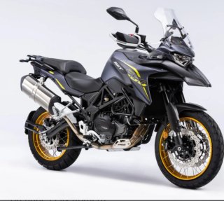 QJ Motor SRT 700X Adventure Moto