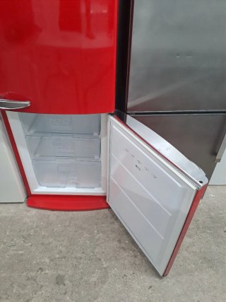 Nevera Roja Marca Svan Con garantía