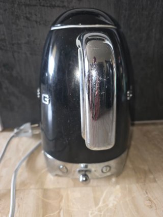 Hervidor Eléctrico SMEG Negro