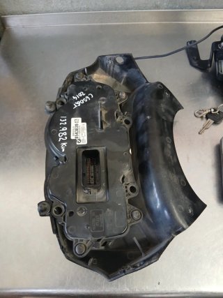 Cerradura y bombín C650GT 2014