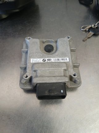 Cerradura y bombín C650GT 2014