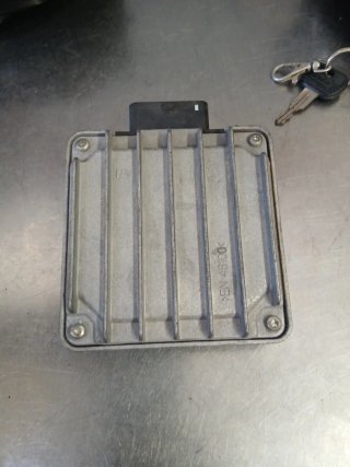Cerradura y bombín C650GT 2014