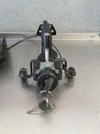 Cerradura y bombín C650GT 2014