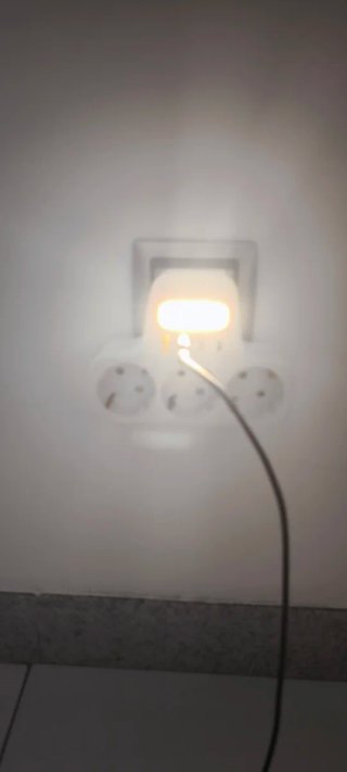 Adaptador Enchufe 7 en 1 con USB y Luz Nocturna