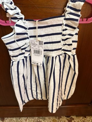 Vestido de rayas para niña