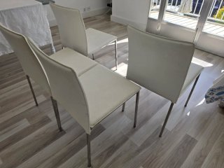 Mesa y 4 Sillas