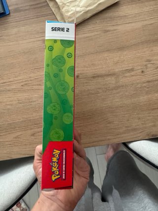 Caja Pokémon Primer Compañero Serie 2