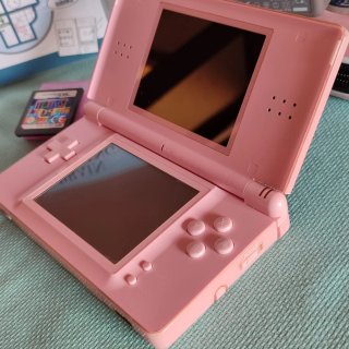 Nintendo DS Lite Rosa + 3 Giochi